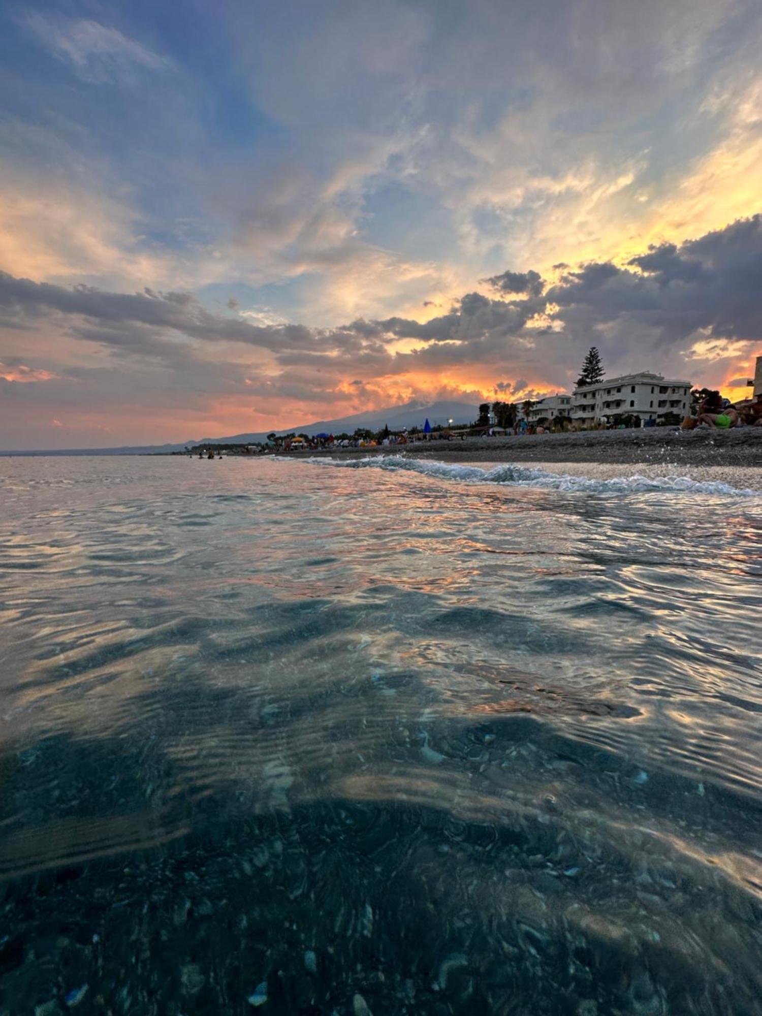 Appartamento I Puritani On The Beach Giardini Naxos Εξωτερικό φωτογραφία